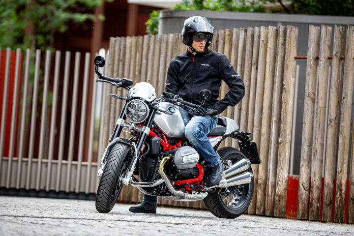 ACERBIS_JEANS_action_2_risultato